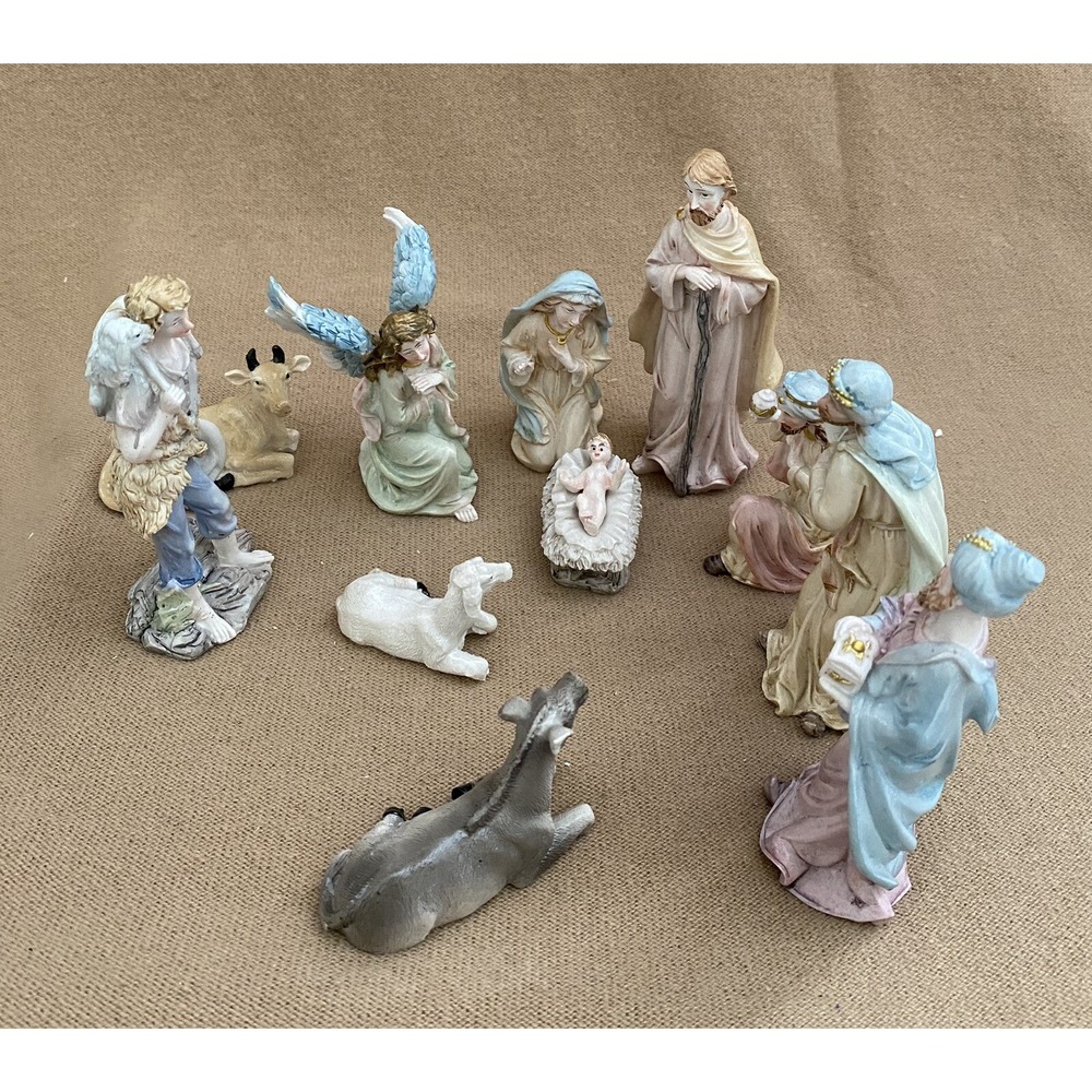 Bethlehem Nights Christmas Nativity Scene Figurines (12 Piece Set)Baby Jesus New